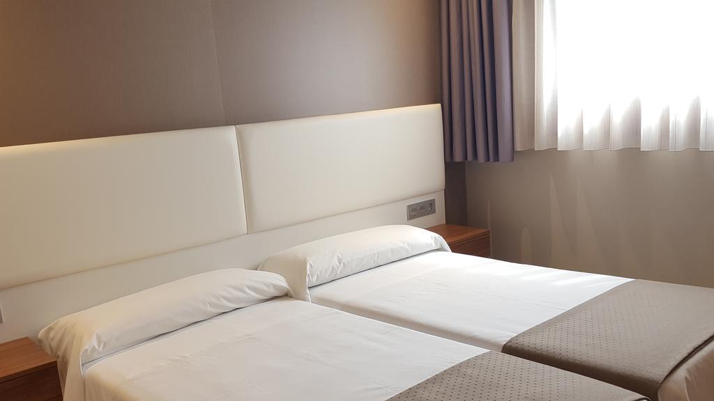 Hotel La Posada De Roces Gijón Buitenkant foto